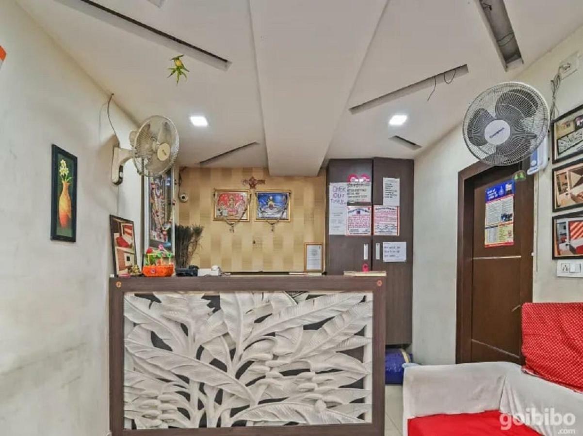 卡拉什酒店 乌贾因 外观 照片